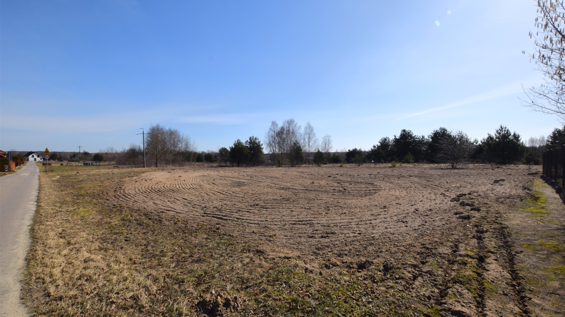 Działka na sprzedaż